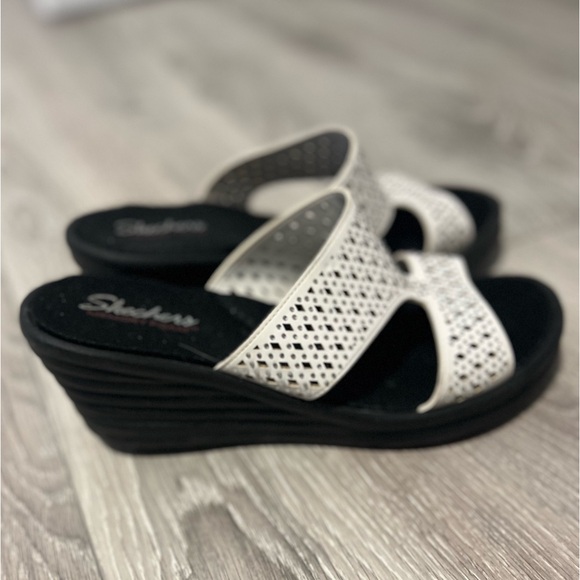 Skechers wedge sandals - Picture 3 of 4